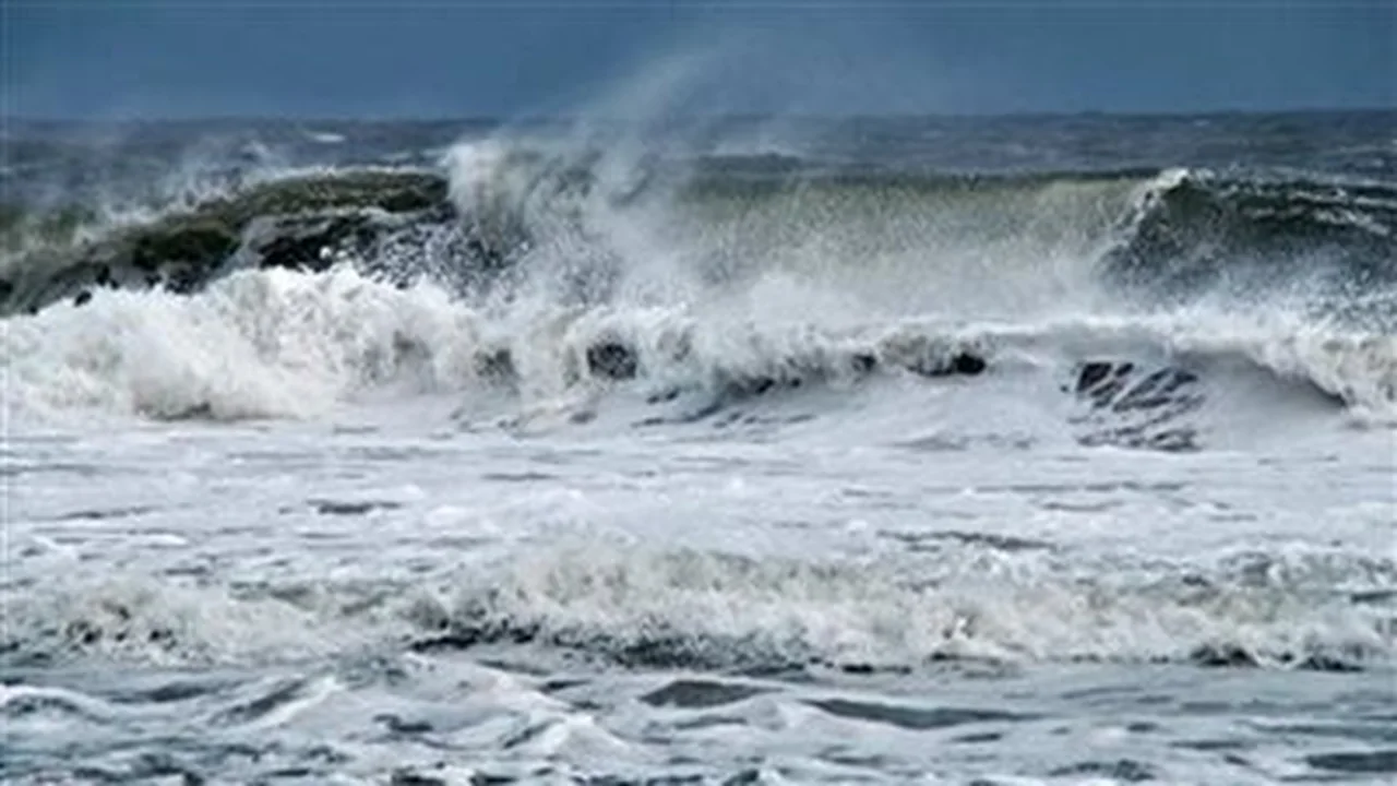 الأرصاد تحذر من اضطراب الملاحة البحرية خلال طقس الأحد 15 مارس 2026